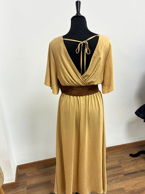 Vestido Cruzado Mostaza con Cinturón de Ante