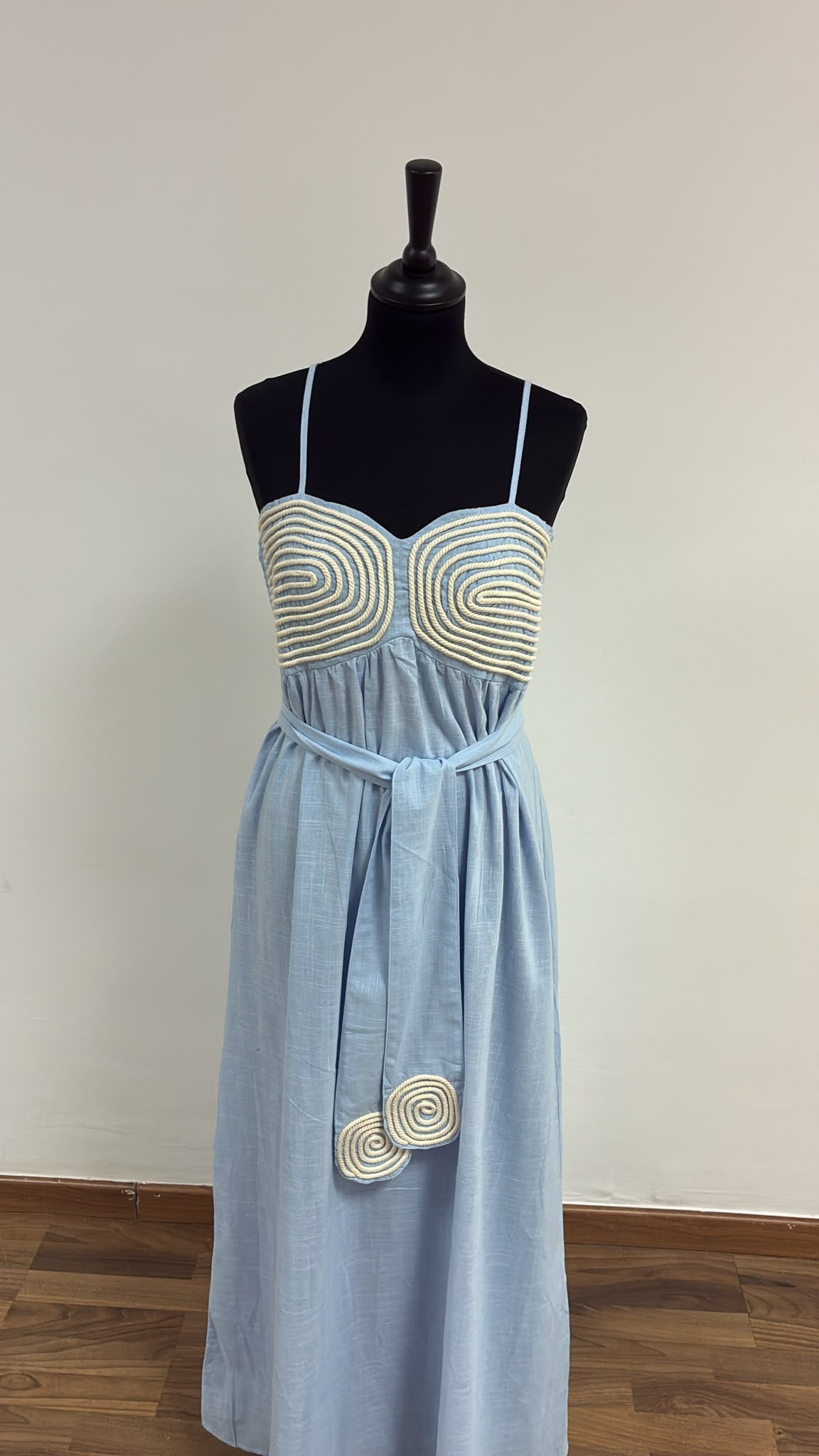 Vestido Maxi Azul con Bustier Trenzado