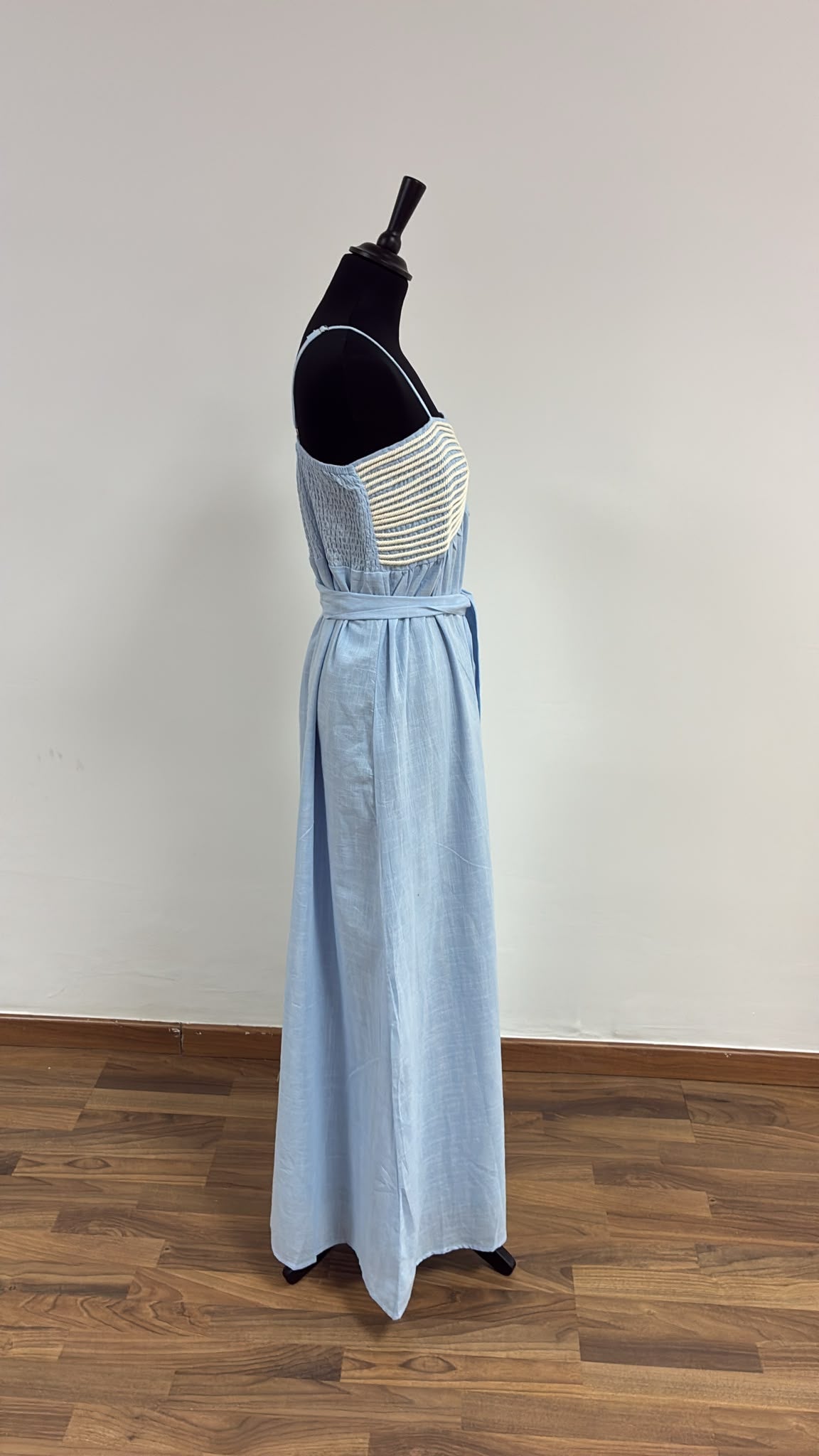 Vestido Maxi Azul con Bustier Trenzado