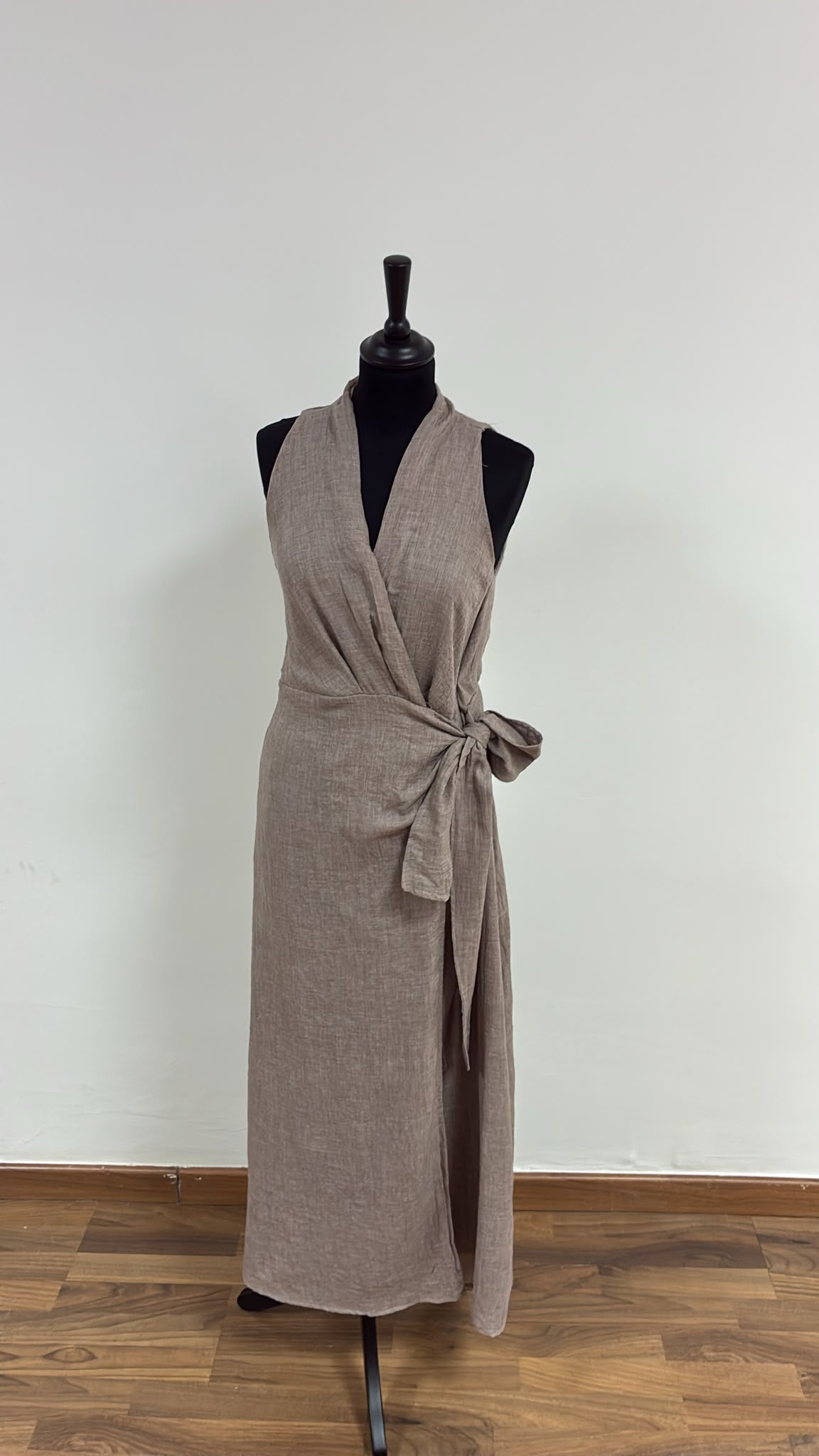 Vestido Cruzado de Lino Topo